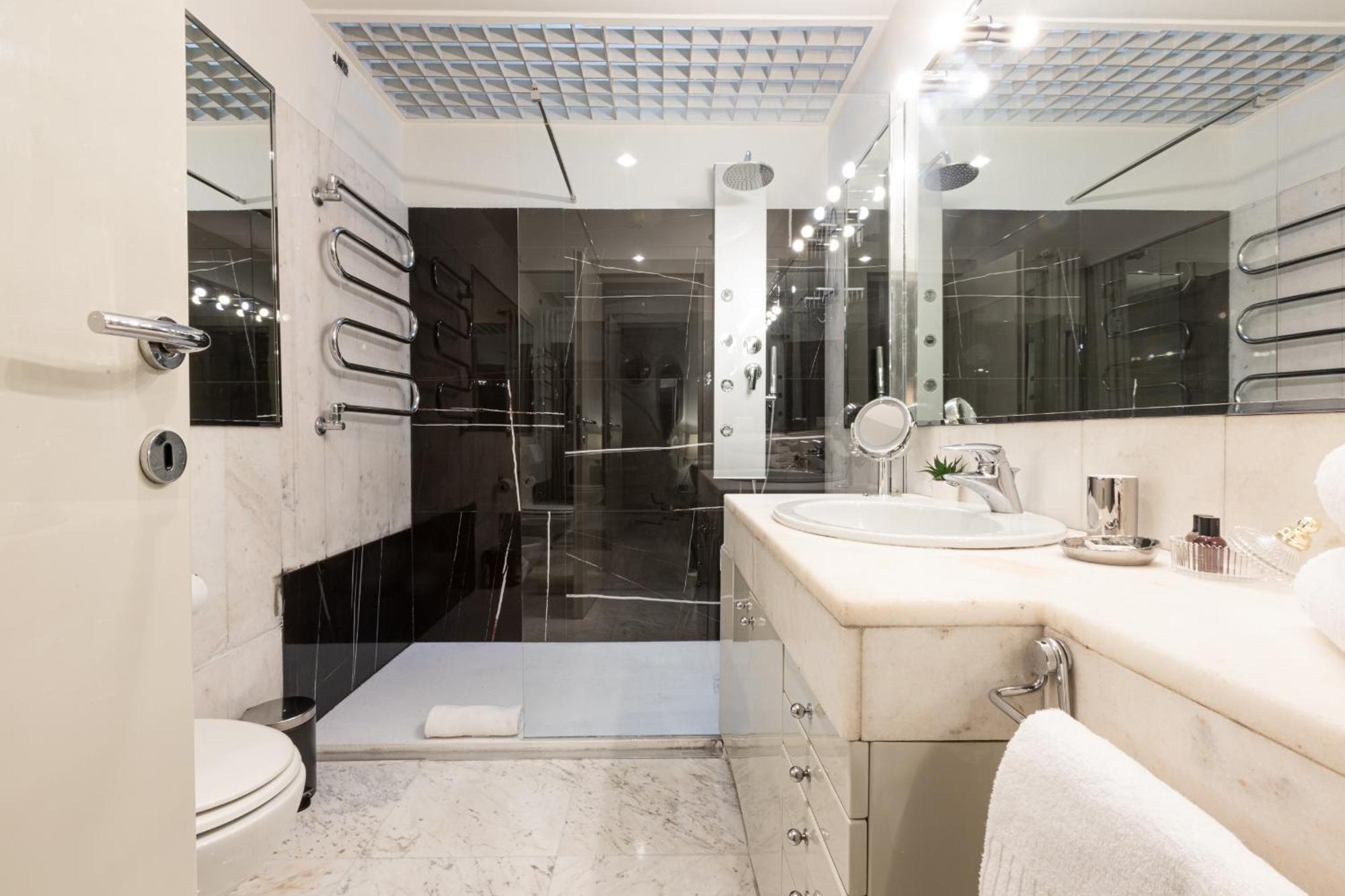 Monte Napoleone Split-Level Terrace Apartment - Top Collection ミラノ エクステリア 写真