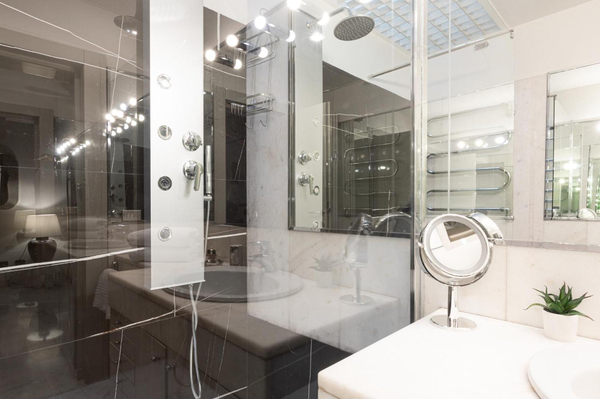 Monte Napoleone Split-Level Terrace Apartment - Top Collection ミラノ エクステリア 写真
